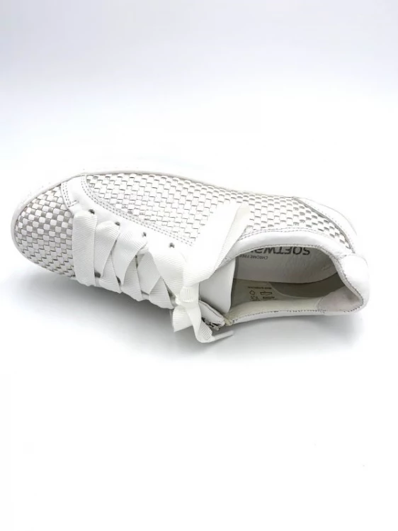 Sneaker Blanche à Lacets Blanc Et Argent En Cuir | Petite Taille Femme | Softwaves Blanc Argent 3 Sneaker Blanche à Lacets Blanc Et Argent En Cuir | Petite Taille Femme | Softwaves Blanc Argent – Image 3