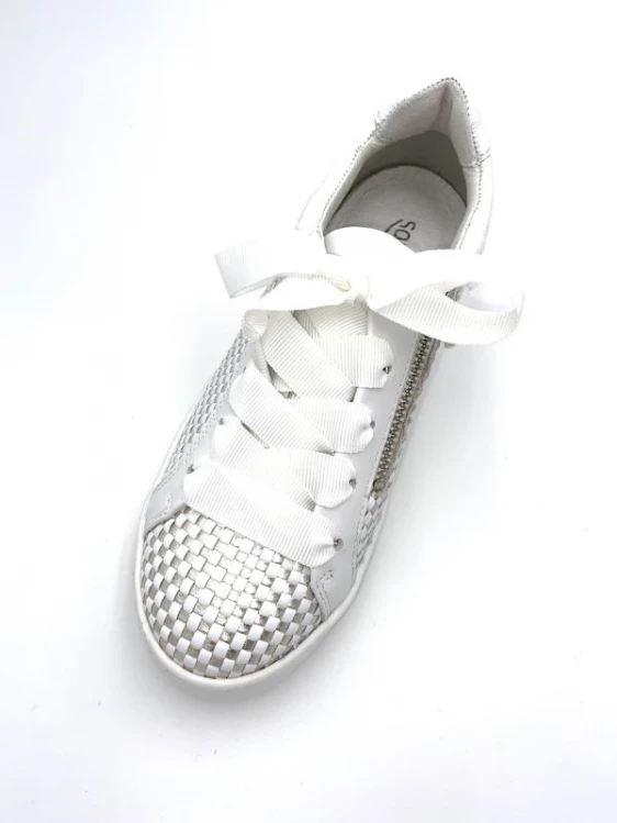 Sneaker Blanche à Lacets Blanc Et Argent En Cuir | Petite Taille Femme | Softwaves Blanc Argent 6 Sneaker Blanche à Lacets Blanc Et Argent En Cuir | Petite Taille Femme | Softwaves Blanc Argent – Image 6